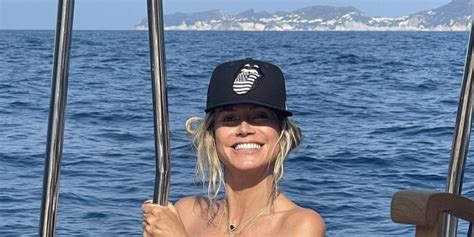 hedi klum nudes|Heidi Klum Poses Nude on the Beach During Christmas Trip